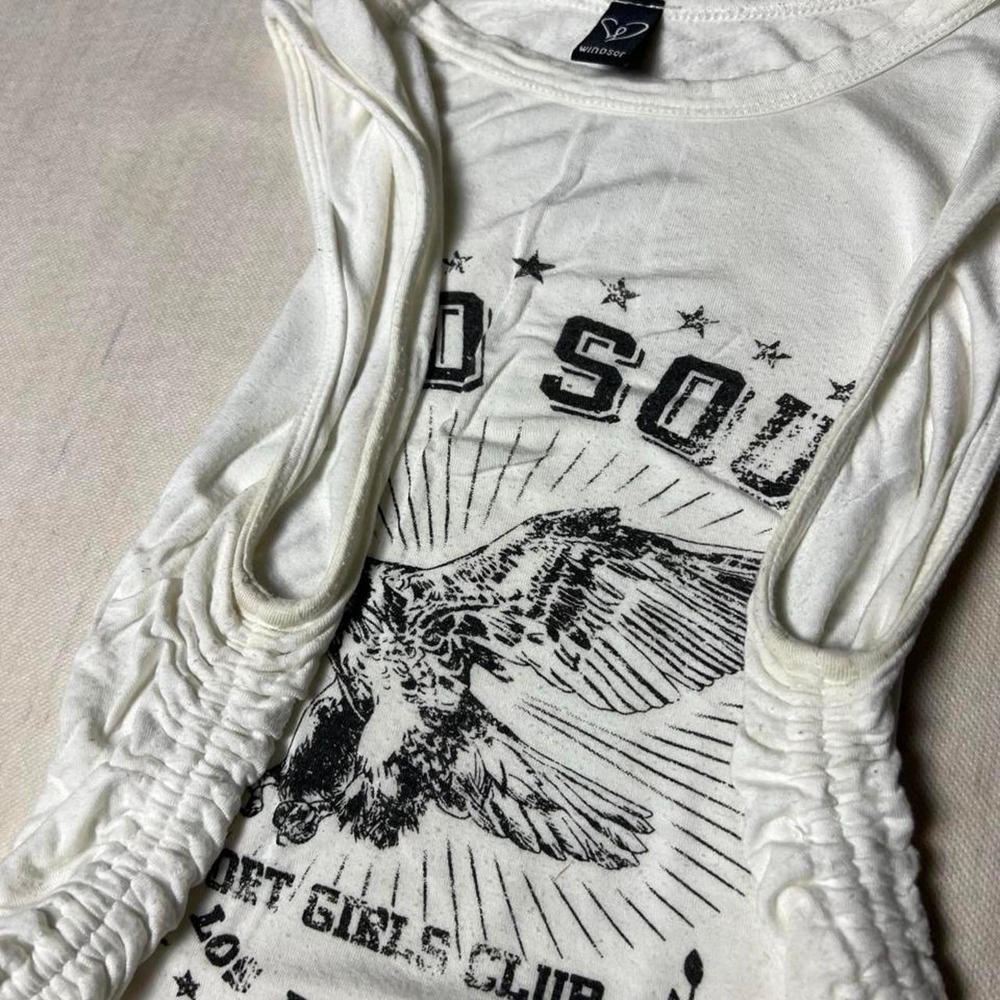 Windsor white crop top with black eagle graphic - Picture 6 of 8